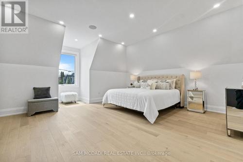 107 Vista Boulevard, Mississauga, ON - Indoor Photo Showing Bedroom