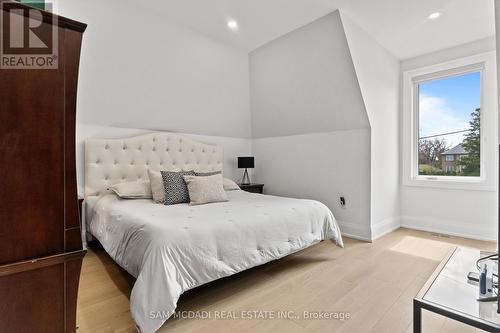107 Vista Boulevard, Mississauga, ON - Indoor Photo Showing Bedroom