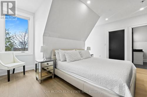 107 Vista Boulevard, Mississauga, ON - Indoor Photo Showing Bedroom