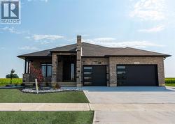 6936 SHORESIDE DRIVE Plympton-Wyoming, ON N0N 1E0