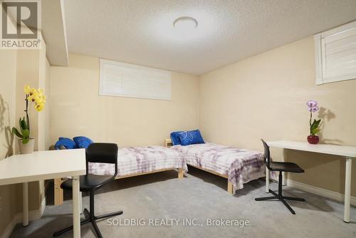 257 Anthony Avenue, Mississauga, ON - Indoor Photo Showing Bedroom