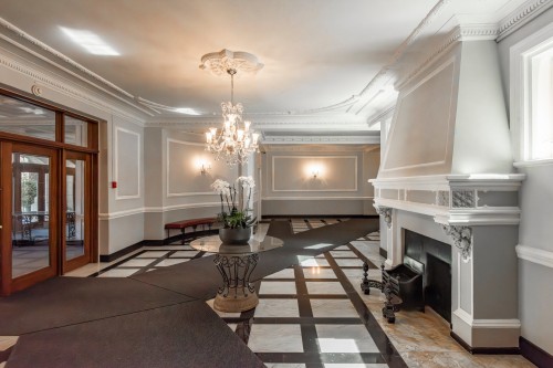 Hall d'entrée/Vestibule - 21-376 Av. Redfern, Westmount, QC - Indoor Photo Showing Other Room With Fireplace