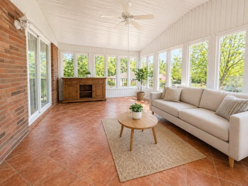 Sun Room - 5 Rue Jean-Yves, Montréal (L'Île-Bizard/Sainte-Geneviève), QC - Indoor Photo Showing Living Room