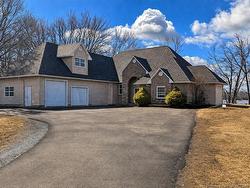 354 Route 105  Maugerville, NB E3A 8N6