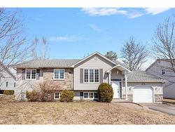 75 McAndrew ST  Moncton, NB E1G 4Z2