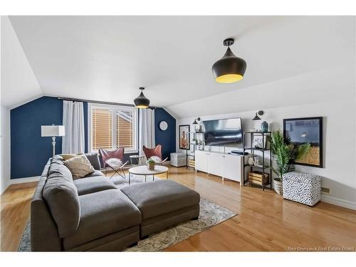22 Emma Crt, Fredericton, NB 