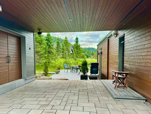 Vue d'ensemble - 2250 Ch. De L'Étang, Sainte-Adèle, QC - Outdoor With Deck Patio Veranda With Exterior
