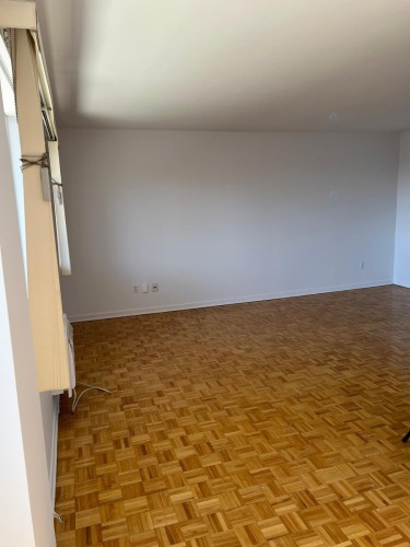 Living Room - 505-5350 Av. Macdonald, Côte-Saint-Luc, QC - Indoor Photo Showing Other Room