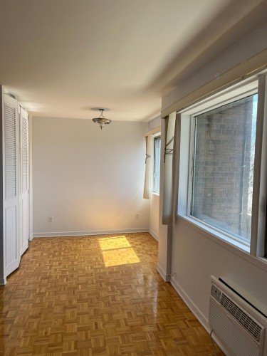 Bedroom - 505-5350 Av. Macdonald, Côte-Saint-Luc, QC - Indoor Photo Showing Other Room