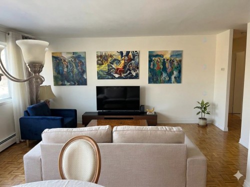 Living Room - 204-5150 Av. Macdonald, Côte-Saint-Luc, QC - Indoor Photo Showing Living Room