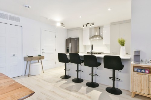 Cuisine - 208-10075 Rue De L'Épervier, Mirabel, QC - Indoor Photo Showing Kitchen With Upgraded Kitchen