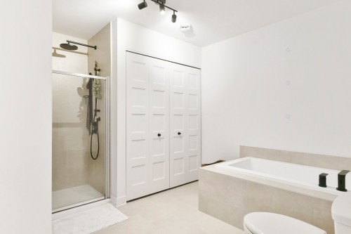 Salle de bains - 208-10075 Rue De L'Épervier, Mirabel, QC - Indoor Photo Showing Bathroom