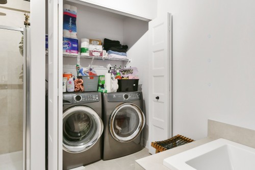Salle de lavage - 208-10075 Rue De L'Épervier, Mirabel, QC - Indoor Photo Showing Laundry Room