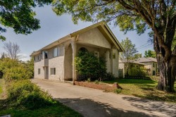 2630 Victor St Victoria, BC V8R 4E2