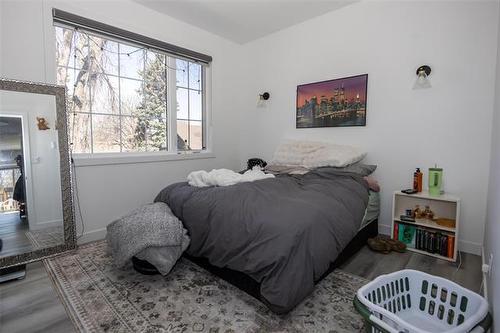 96 Ellesmere Ave, Winnipeg, MB 