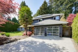 774 Destrube Pl Saanich, BC V8Y 3B2