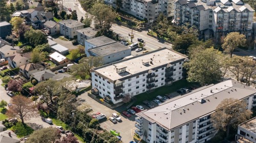 202-929 Esquimalt Rd  Esquimalt, BC V9A 3M7