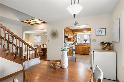 7793 Roblin Blvd, Headingley, MB 
