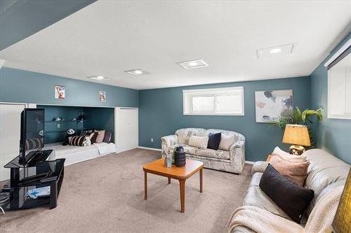 7793 Roblin Blvd, Headingley, MB 