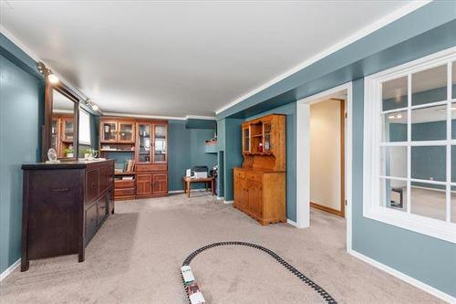 7793 Roblin Blvd, Headingley, MB 