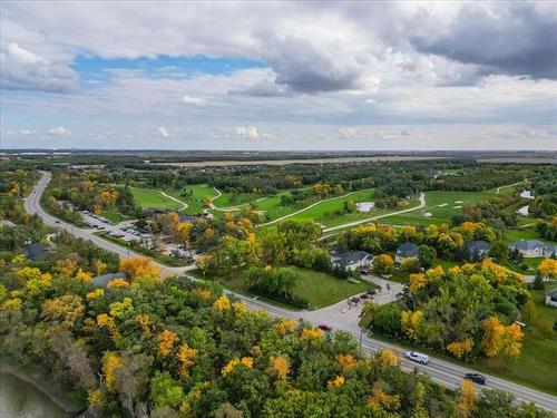 7793 Roblin Blvd, Headingley, MB 