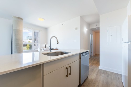 Cuisine - 312-6780 Boul. Newman, Montréal (Lasalle), QC - Indoor Photo Showing Kitchen With Upgraded Kitchen