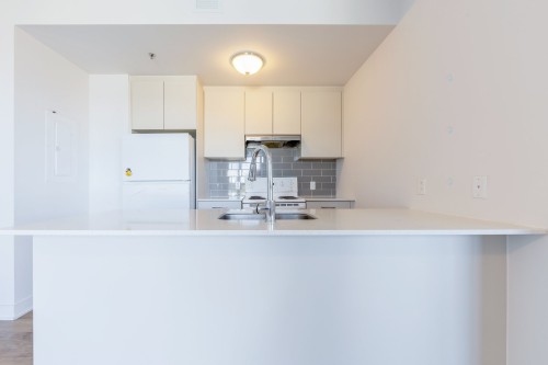 Cuisine - 312-6780 Boul. Newman, Montréal (Lasalle), QC - Indoor Photo Showing Kitchen