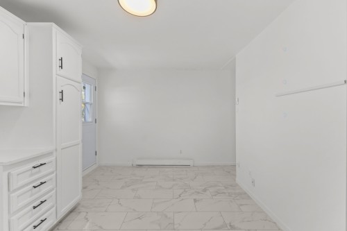Kitchen - 5-205 Rue Rouville, Longueuil (Le Vieux-Longueuil), QC - Indoor Photo Showing Other Room