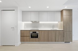 311-1518 Rue Sherbrooke O. Montréal (Ville-Marie), QC H3G 0S1