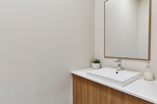 Powder room - A-523 Rg De L'Achigan, L'Assomption, QC - Indoor Photo Showing Bathroom