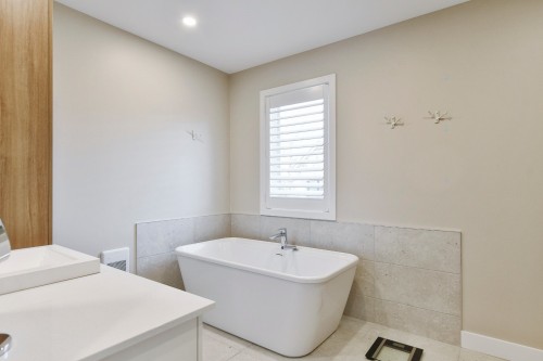 Bathroom - A-523 Rg De L'Achigan, L'Assomption, QC - Indoor Photo Showing Bathroom