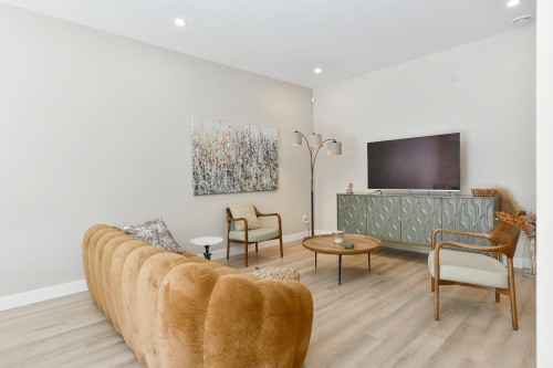Living Room - A-523 Rg De L'Achigan, L'Assomption, QC - Indoor