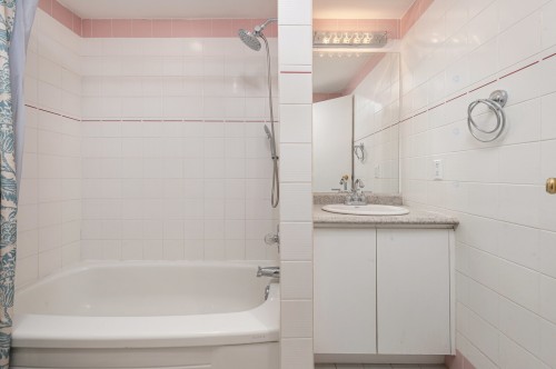 Salle de bains - 301-4476 Rue Ste-Catherine O., Westmount, QC - Indoor Photo Showing Bathroom