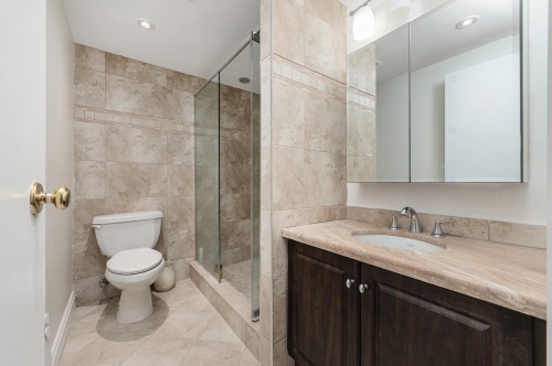 Salle de bains attenante à la CCP - 301-4476 Rue Ste-Catherine O., Westmount, QC - Indoor Photo Showing Bathroom