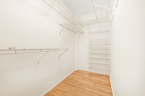 Penderie (Walk-in) - 301-4476 Rue Ste-Catherine O., Westmount, QC - Indoor With Storage