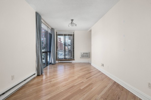 Salle à manger - 301-4476 Rue Ste-Catherine O., Westmount, QC - Indoor Photo Showing Other Room