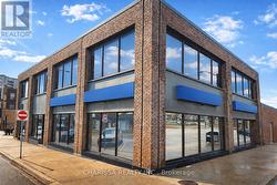 22 CLAPPERTON STREET Barrie, ON L4M 1G4