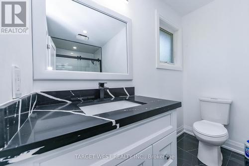 1263 Crestdale Road, Mississauga, ON - Indoor Photo Showing Bathroom