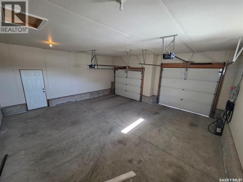 315 Brookshire Crescent, Saskatoon, SK - Indoor Photo Showing Garage