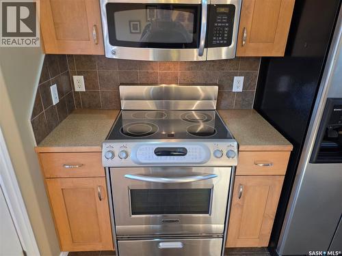 315 Brookshire Crescent, Saskatoon, SK - Indoor Photo Showing Kitchen