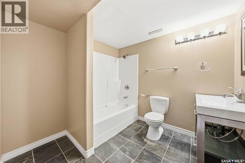 315 Brookshire Crescent, Saskatoon, SK - Indoor Photo Showing Bathroom