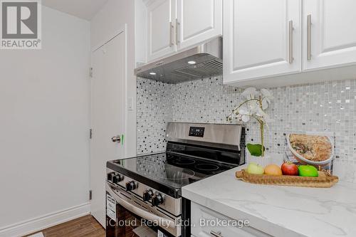 28 Hoffman Street, Kitchener, ON - Indoor Photo Showing Kitchen