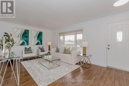 28 Hoffman Street, Kitchener, ON - Indoor Photo Showing Living Room