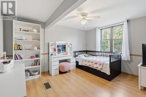 222 Concession 11 E, Hamilton, ON - Indoor Photo Showing Bedroom