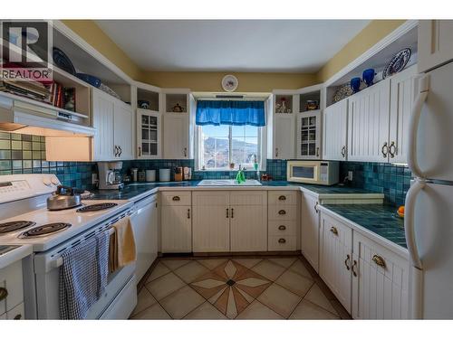 4550 Gulch Road, Naramata, BC - Indoor Photo Showing Kitchen