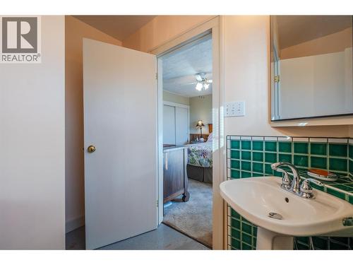 4550 Gulch Road, Naramata, BC - Indoor Photo Showing Bathroom