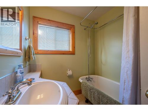4550 Gulch Road, Naramata, BC - Indoor Photo Showing Bathroom