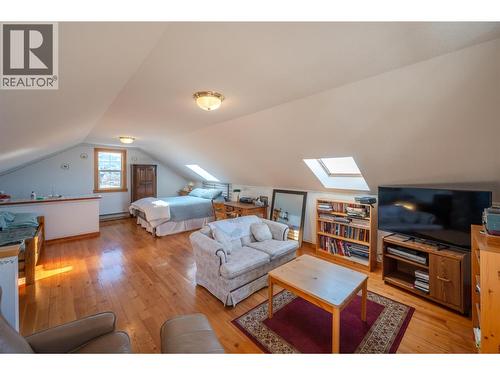 4550 Gulch Road, Naramata, BC - Indoor Photo Showing Living Room