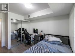 mirrored closet doors - 