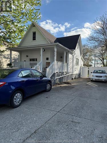 819 LANGLOIS AVENUE  Windsor, ON N9A 2G9